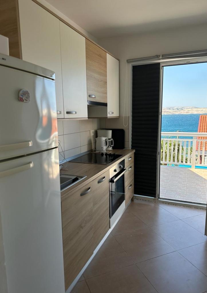 Beachfront Apartments Anita With Pool Karlobag Habitación foto