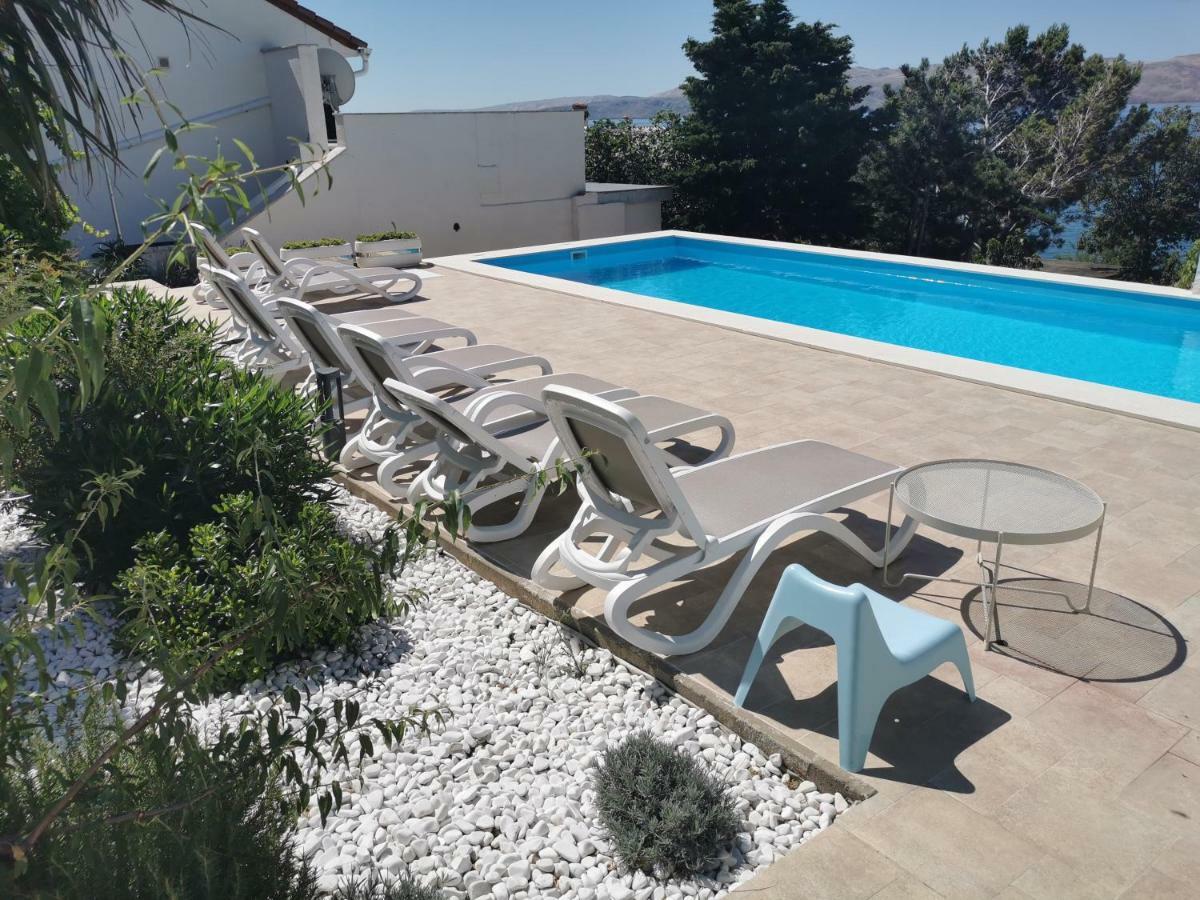 Beachfront Apartments Anita With Pool Karlobag Exterior foto