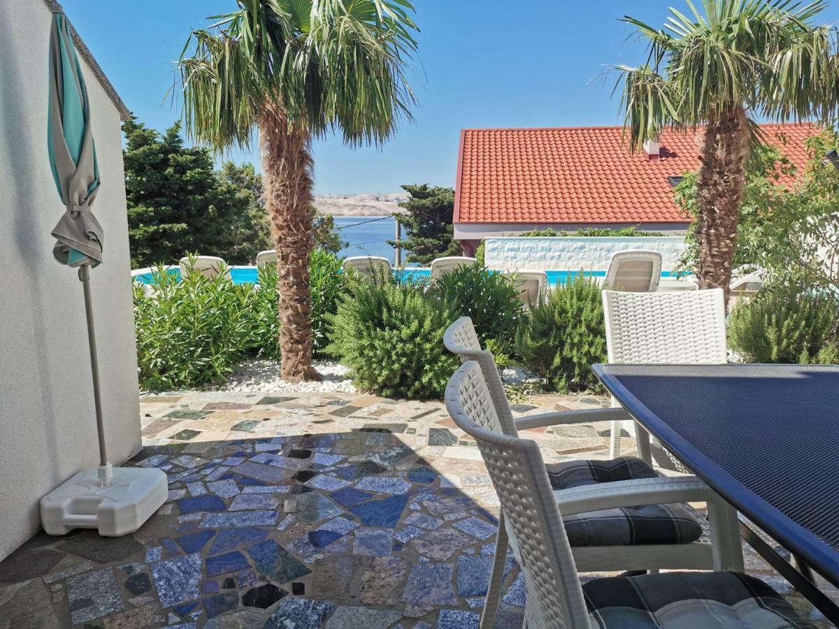 Beachfront Apartments Anita With Pool Karlobag Exterior foto